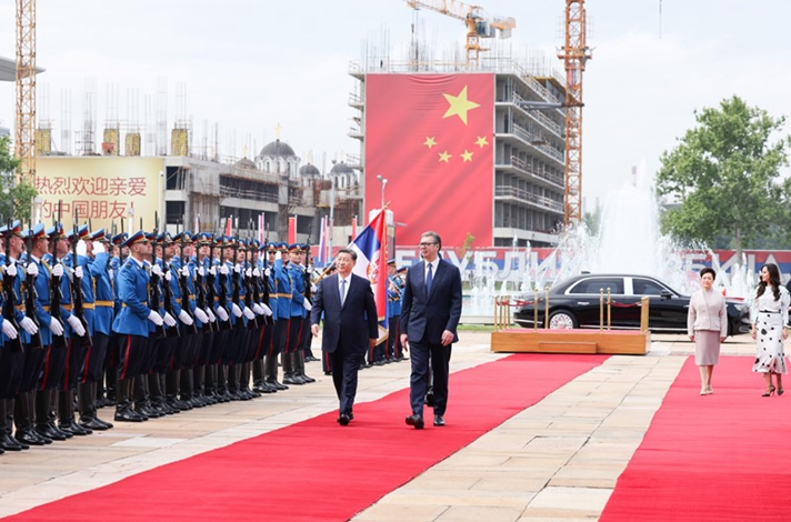 习近平同塞尔维亚总统武契奇举行会谈2.jpg