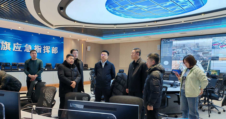 旗委副书记、旗政府旗长于勇调研大数据产业发展情况.jpg
