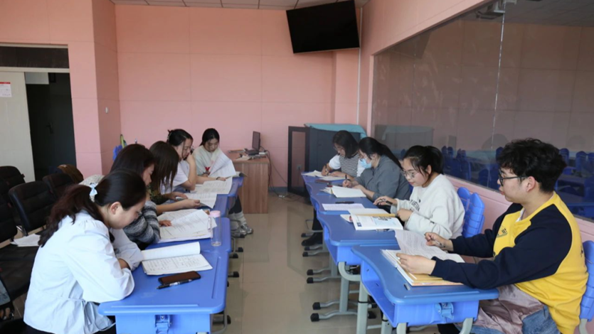 奈曼旗蒙古族中学新教师汇报课圆满落幕.png