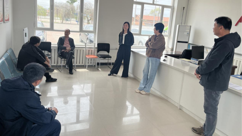 奈曼旗农村牧区经济服务中心实地调研农业生产社会化服务工作.png