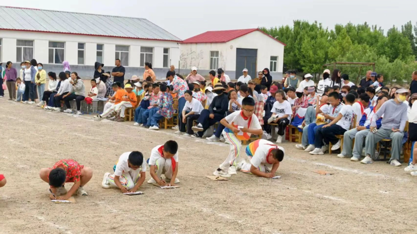 治安学区中心校举办校园艺术体育节活动.png
